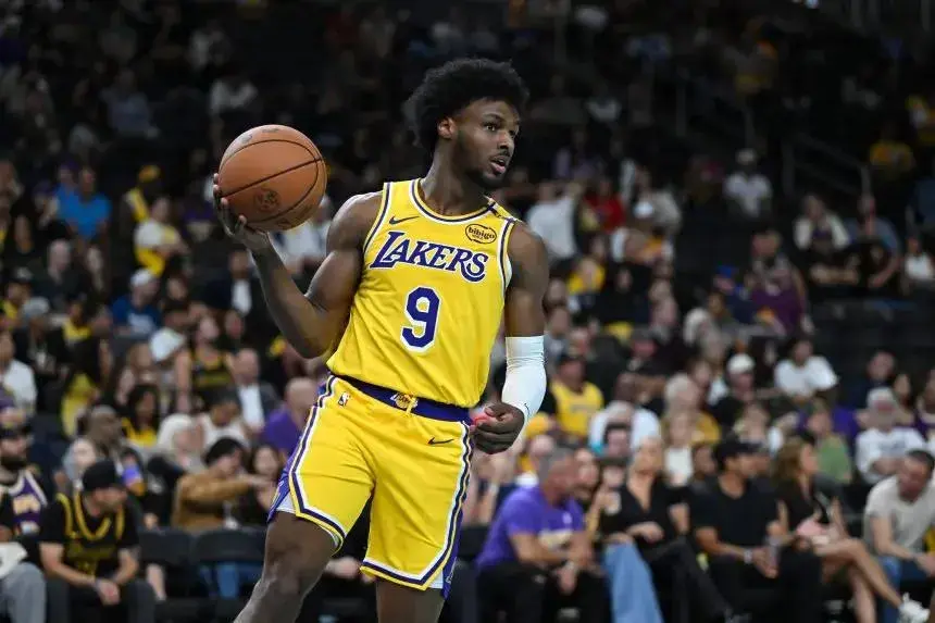 否是最好的, 湖人陷续约